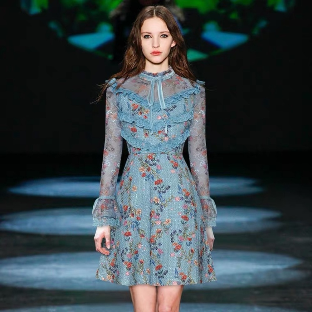 Dress - Picture 5 of 5